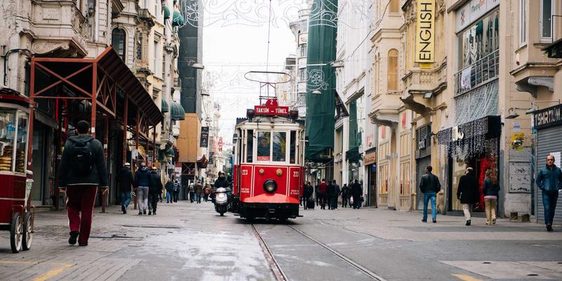 毕业旅行定制指南：本末旅行如何打造个性化旅程，兼顾纪念意义与低成本探险
